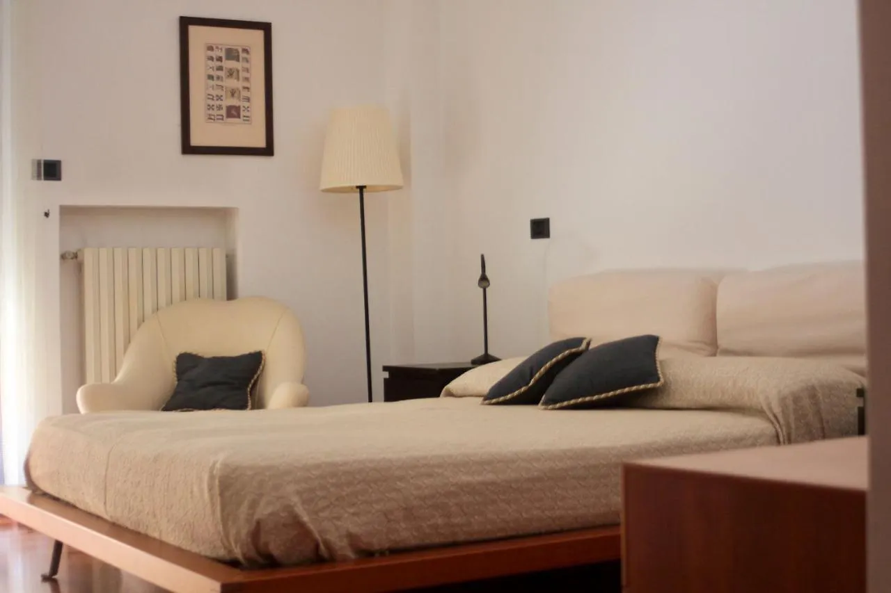 Bari Luxury Apartment Tridente 0*,  Włochy